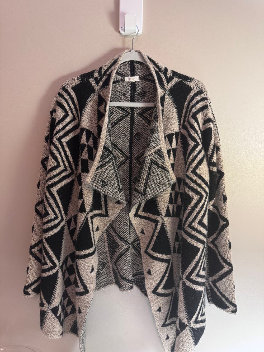 Debut Women’s S/M Southwestern Cardigan Black Beige Aztec Waterfall Open Front